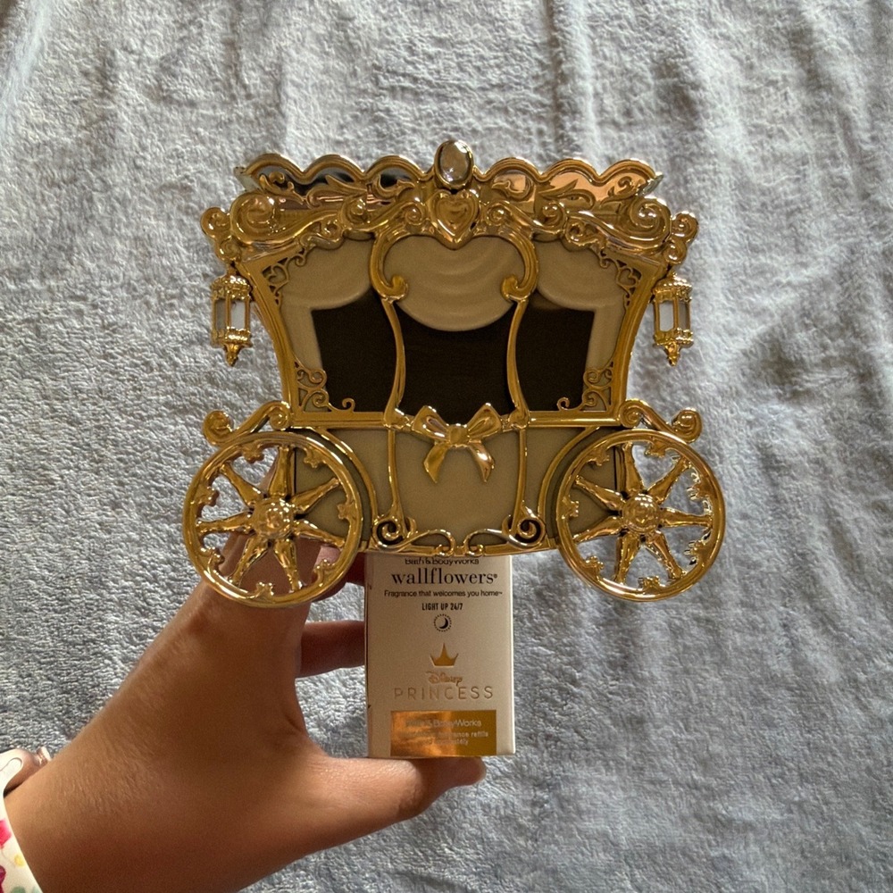 Bath & Body Works Disney Princess Cinderella Carriage Wallflowers Plug - F327